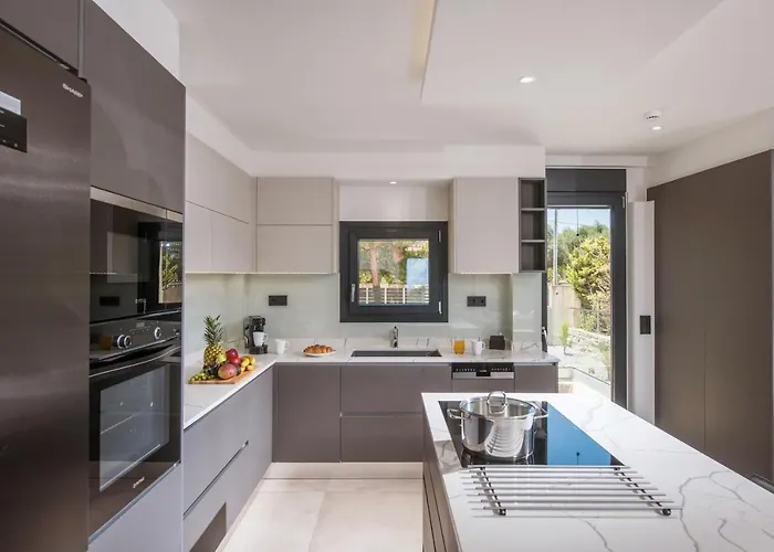 Luxury Marelina Herszonisszosz